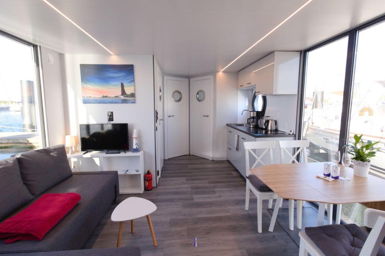 Hausboot Fjord Lacerta Mit Dachterrasse In Wendtorf Exterior foto