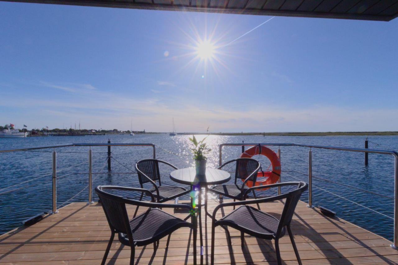 Hausboot Fjord Lacerta Mit Dachterrasse In Wendtorf Exterior foto